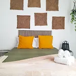 Easy4stay Gasthof Portimão